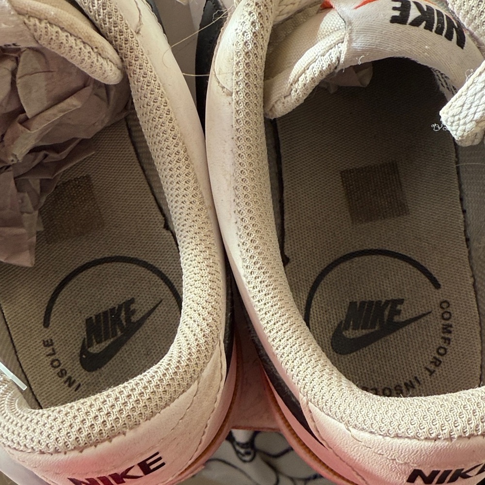 Nike White Sneakers with Black Swoosh and Gold Stripe - Picture 5 of 5